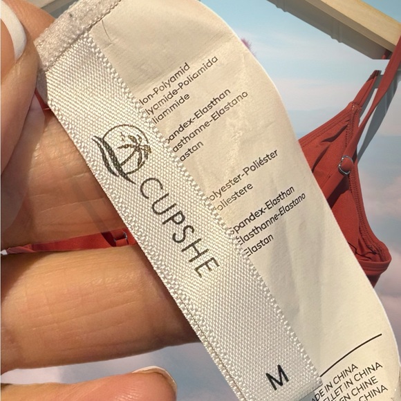 CUPSHE size M rust color bikini top twist front look. EUC - Picture 3 of 4